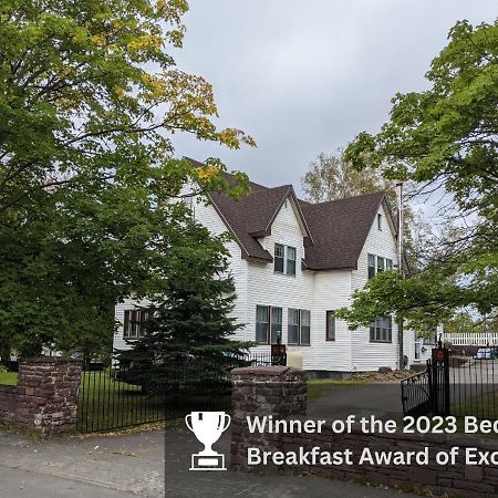 Hill Road Manor Bed & Breakfast Grand Falls Windsor Εξωτερικό φωτογραφία
