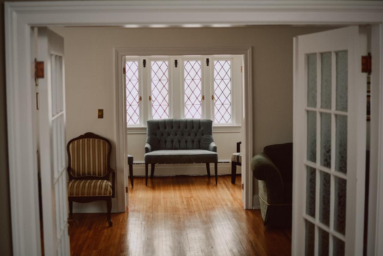 Hill Road Manor Bed & Breakfast Grand Falls Windsor Εξωτερικό φωτογραφία